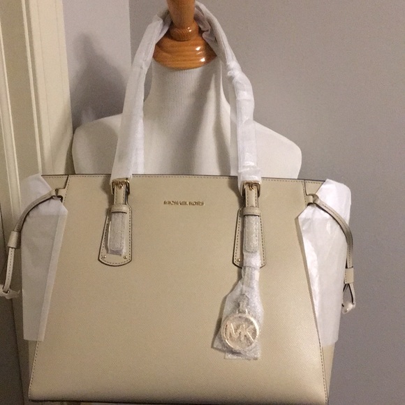 michael kors voyager crossgrain leather tote